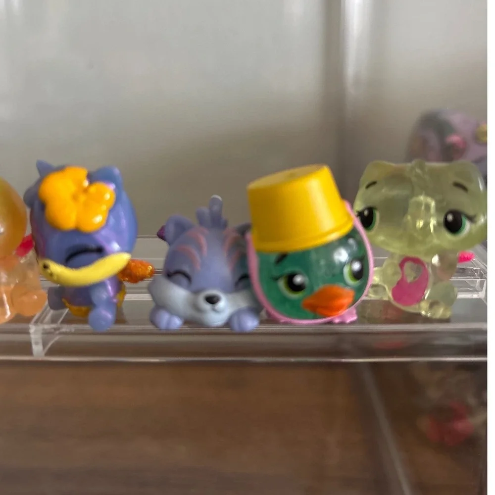 Hatchimals CollEGGtibles Lot of 30‎ Mixed Series Mini Figures Glitter Wings Rare